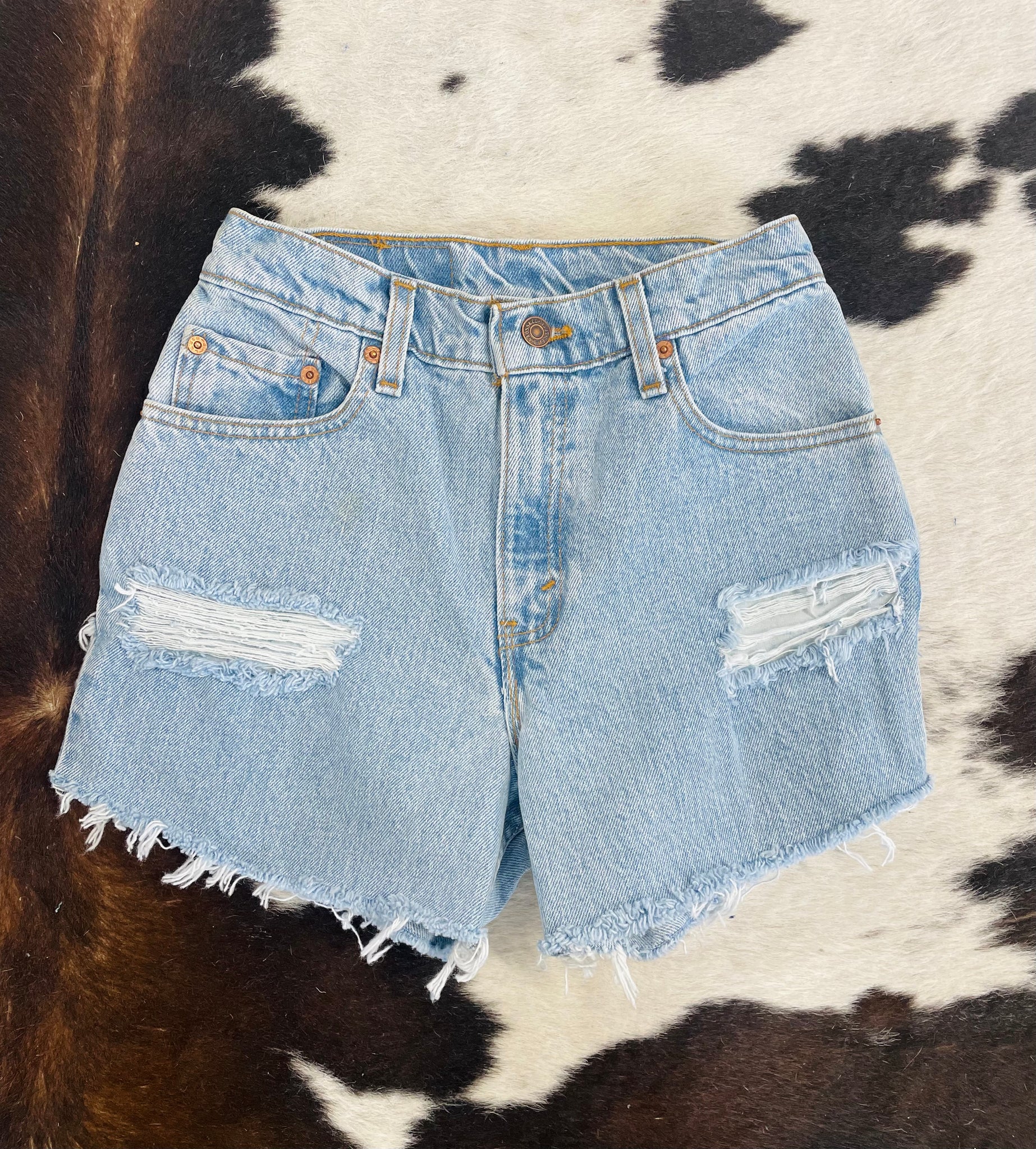 Ripped Rodeo Levi’s (26”)