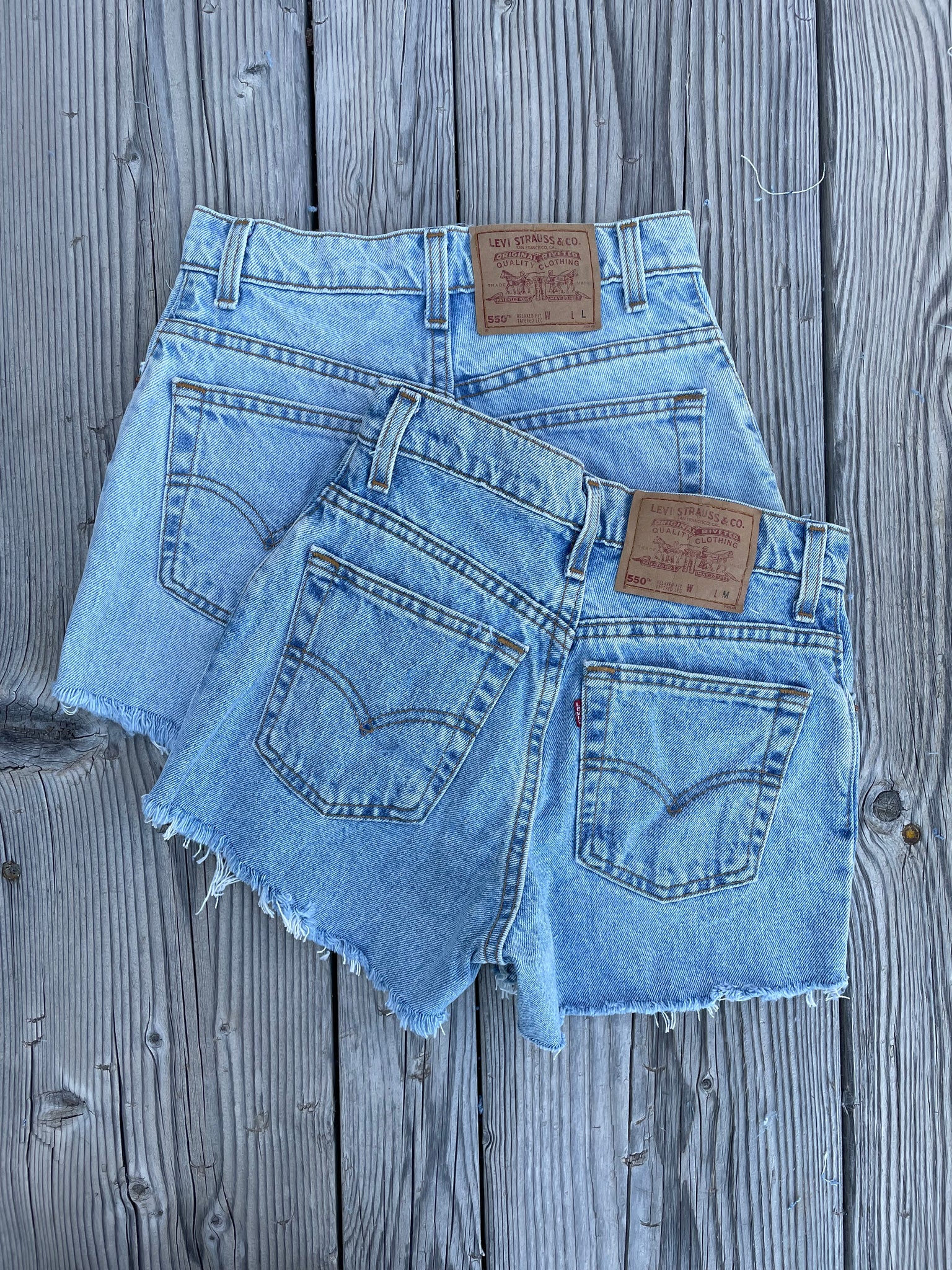 550 Levi’s Cut Off’s (25”, 26”, 27”, 30”, 31”)