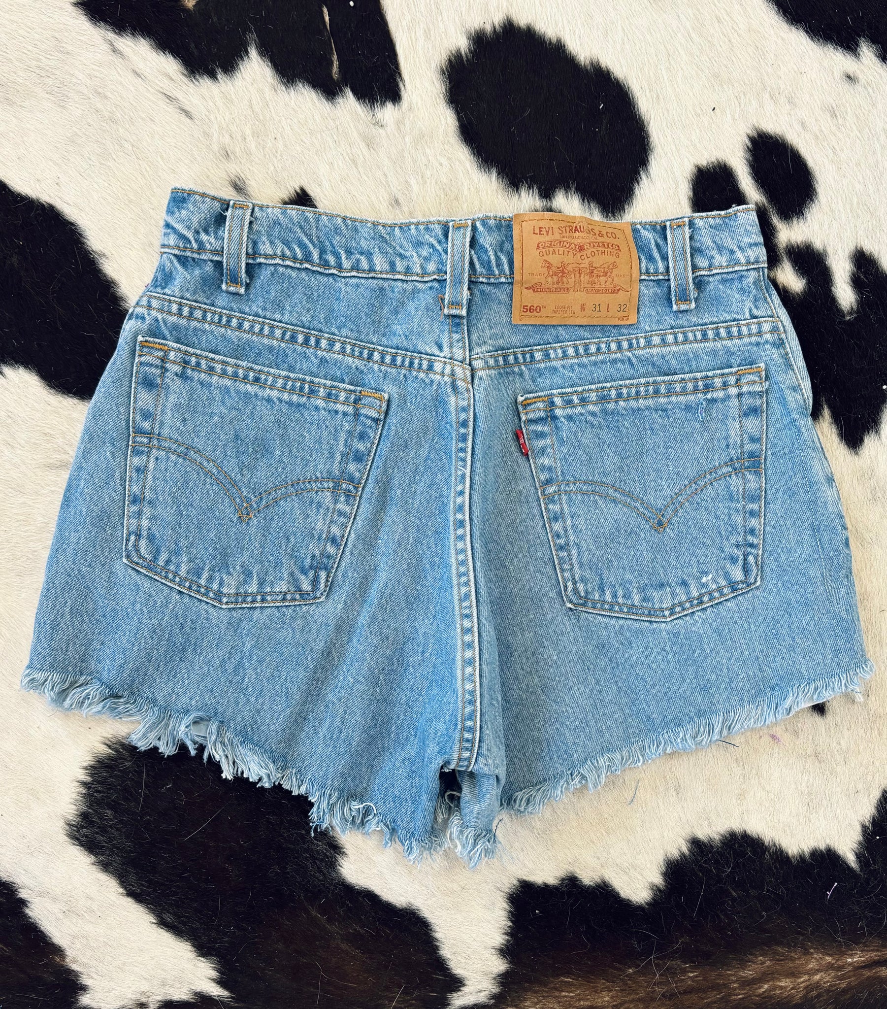 560 Levi’s Cut Off’s (31”)