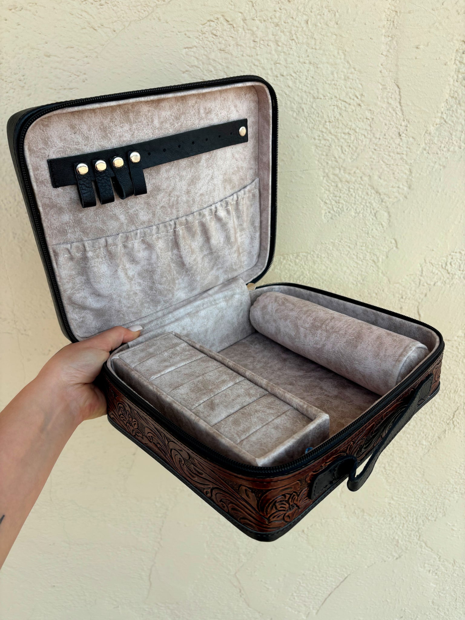 Medium Cowhide & Leather Jewelry Case