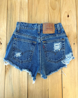 90’s Denim Levi’s (26”)