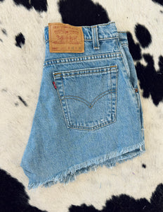 560 Levi’s Cut Off’s (31”)