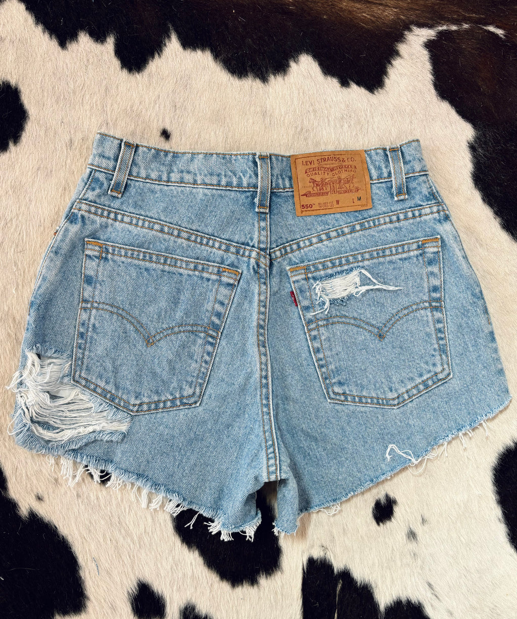 550 Levi’s Cut Off’s (29”)