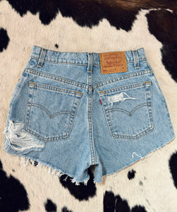 550 Levi’s Cut Off’s (29”)