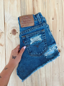 Vintage Patch Levi’s (27”)