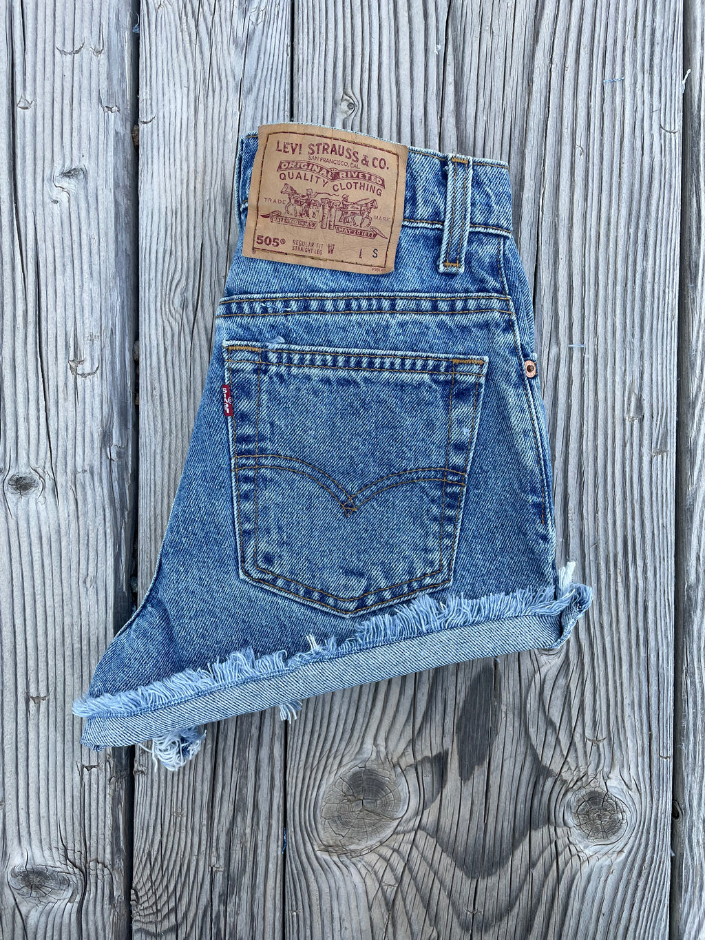 505 Levi’s Cut Off’s (25”, 26”)