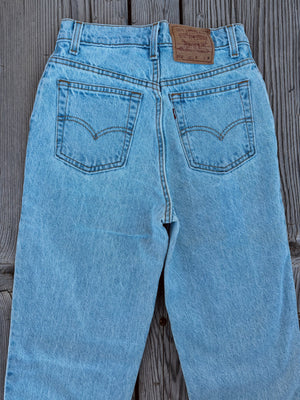 Vintage Levi’s 512 Ultra Lightwash (23”, 26”, 27”)