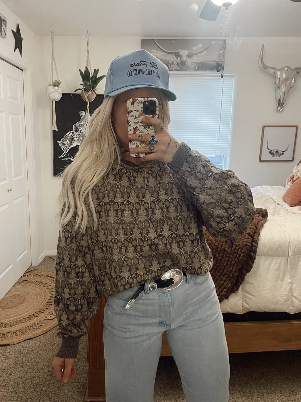 Ranch Honey Sweater (L)