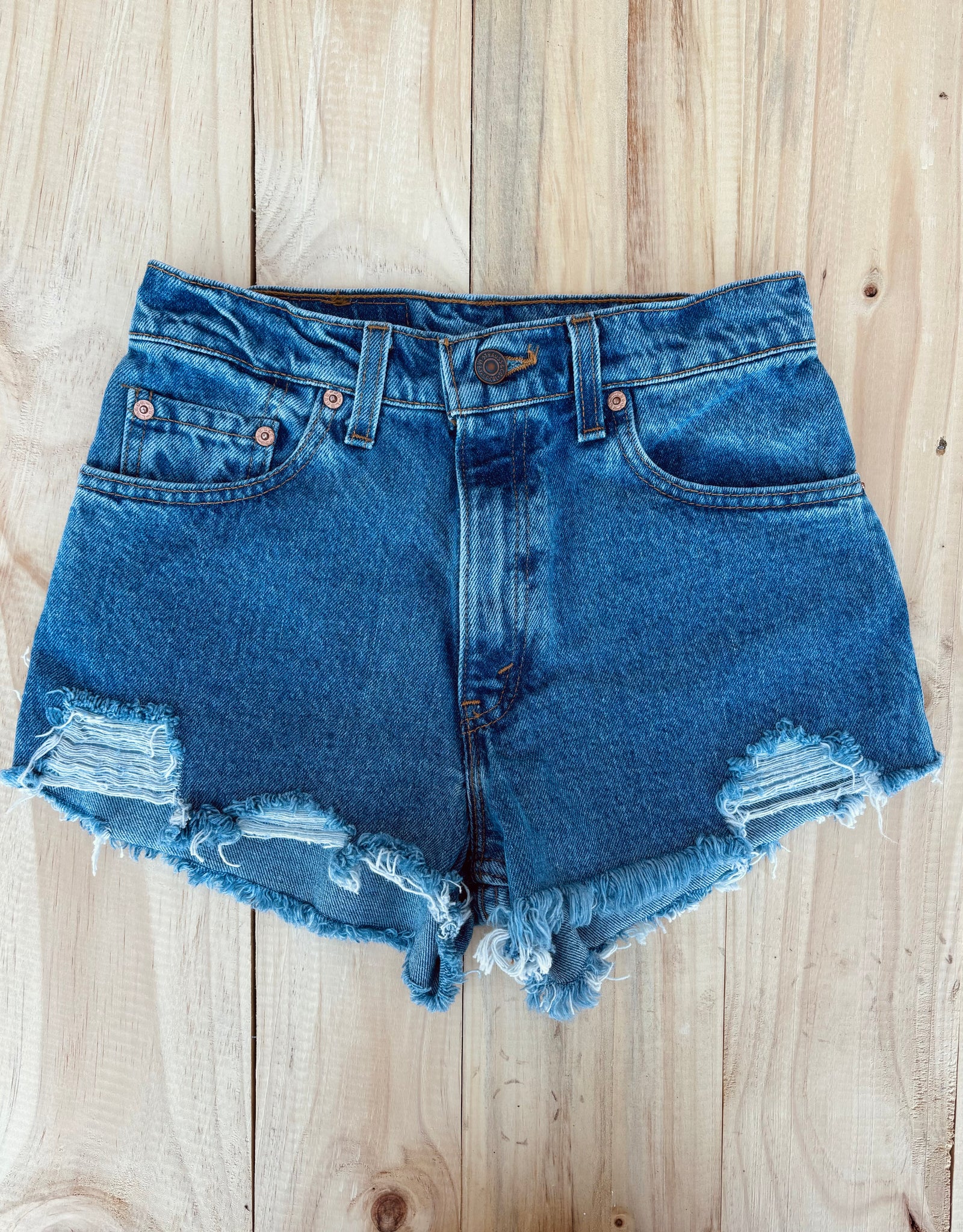 Vintage Patch Levi’s (27”)