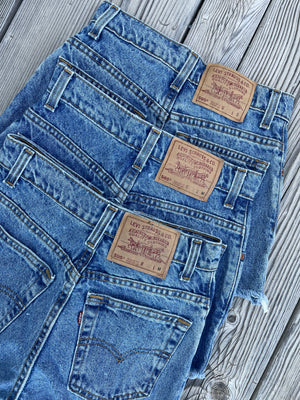 505 Levi’s Cut Off’s (25”, 26”)