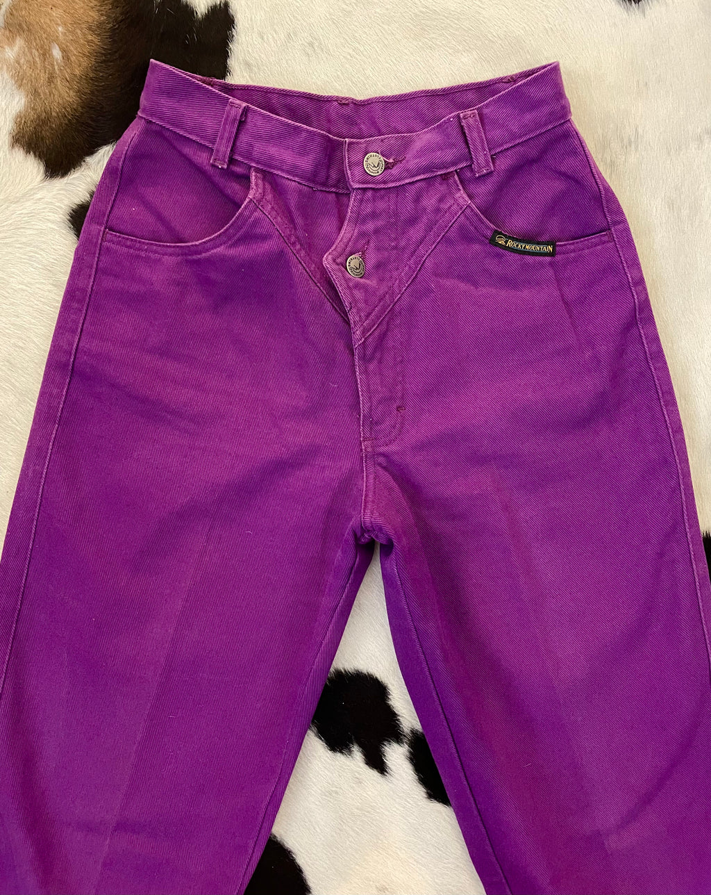 Two Button Tie Down Rockies (26”)